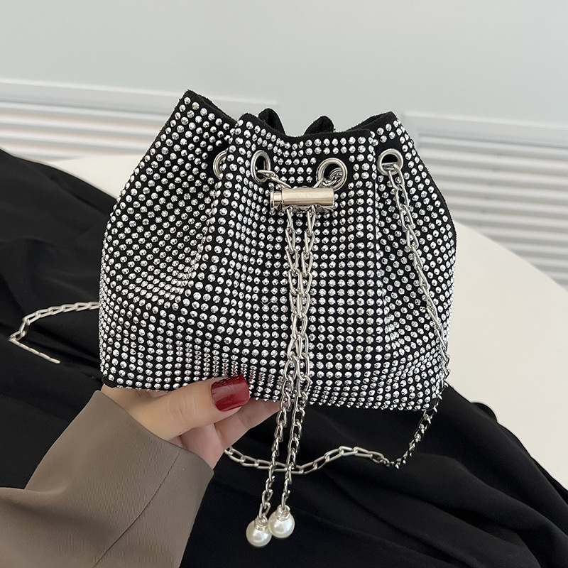 Diamond Shoulder Chain Diagonal Bucket Bag - Image 5