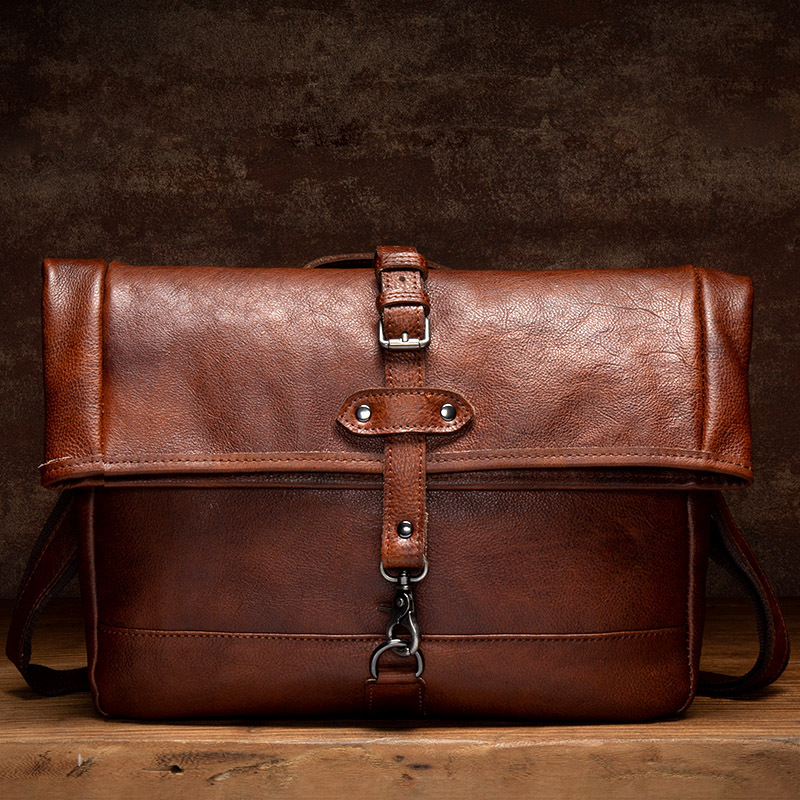 Vintage Shoulder Bag In Polished Vegetable Tanned Leather - Image 2