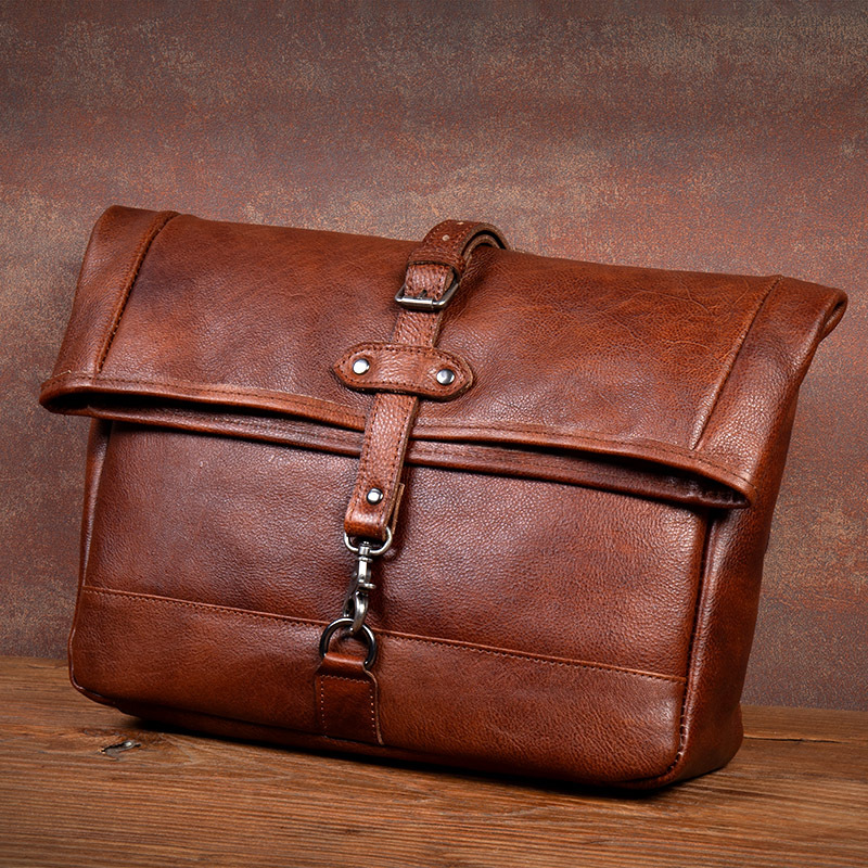 Vintage Shoulder Bag In Polished Vegetable Tanned Leather - Image 3