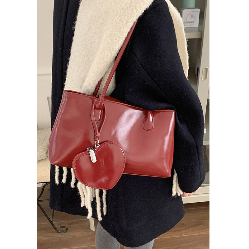 Red Love Earphone Large Capacity Long Handle Shoulder Bag - Image 5