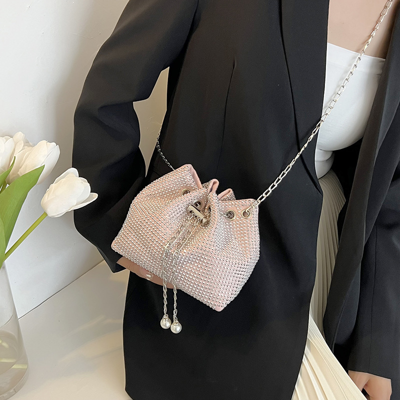 Diamond Shoulder Chain Diagonal Bucket Bag - Image 7